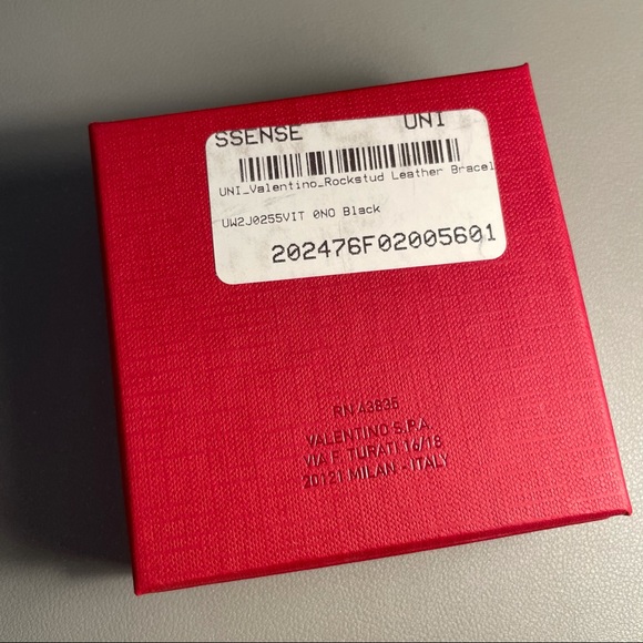 Brand New Valentino Rockstud Bracelet 100％ Real - Picture 5 of 8